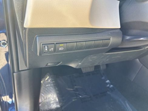Used 2025 Toyota Corolla LE image 34