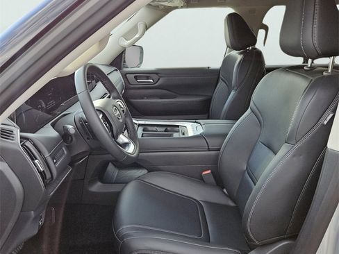 New 2026 Nissan Armada SV image 10