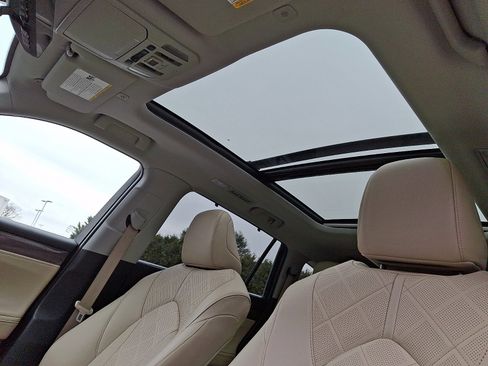 Used 2023 Toyota Highlander Platinum image 15