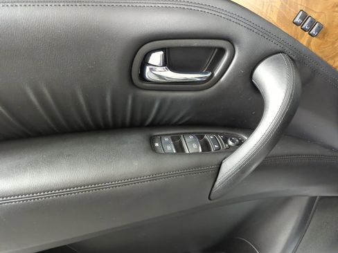 Used 2022 Nissan Armada SL w/ Captain's Chairs Package RWD image 9
