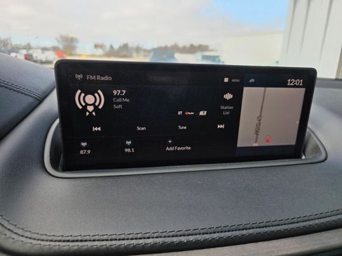 Used 2024 Acura MDX SH-AWD w/ Advance Package image 16