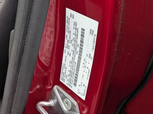 Used 2017 Ford Escape Titanium AWD/4WD image 34