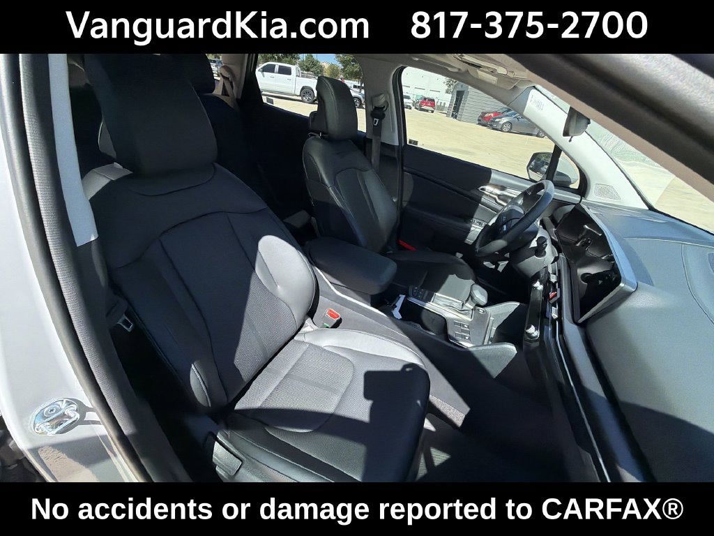 Certified 2026 Kia Sportage EX w/ EX Panorama Roof Package FWD image 28