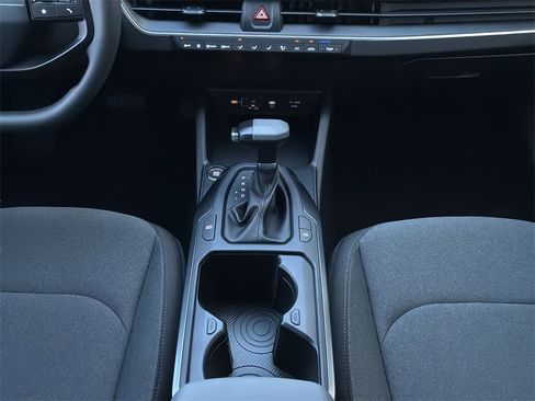 New 2025 Kia K4 LXS image 23