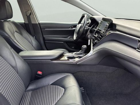 Used 2023 Toyota Camry SE image 19