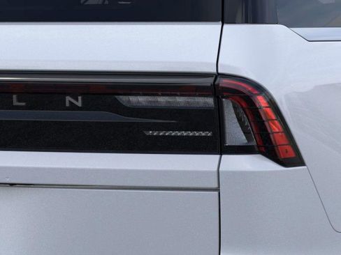 New 2026 Lincoln Navigator Reserve AWD/4WD image 21