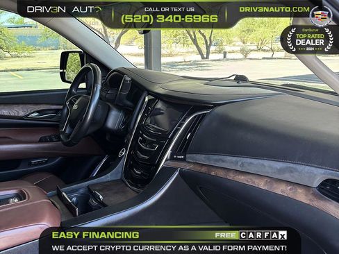 Used 2015 Cadillac Escalade Luxury AWD/4WD image 18