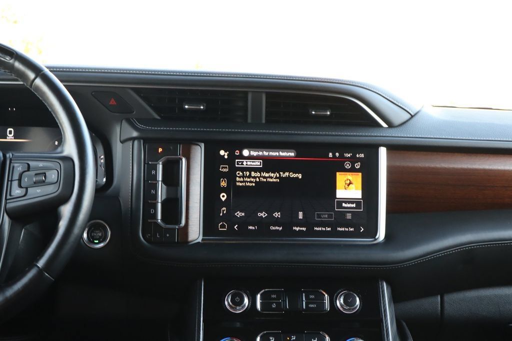 Used 2024 GMC Yukon XL Denali Ultimate AWD/4WD image 30