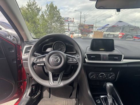 Used 2018 MAZDA MAZDA3 Sport FWD image 5