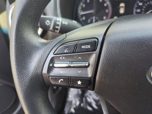 Used 2022 Hyundai Kona SE image 12