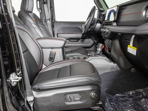 New 2026 Jeep Wrangler Unlimited Rubicon AWD/4WD image 38