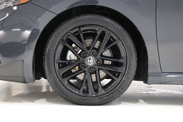 Used 2025 Toyota Camry SE FWD image 9