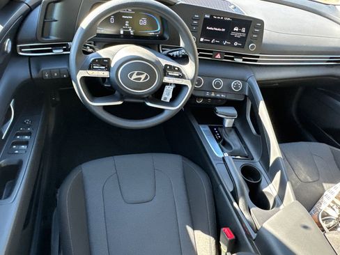 New 2026 Hyundai Elantra SE image 13
