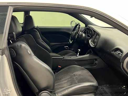 Used 2019 Dodge Challenger R/T Scat Pack w/ Plus Package RWD image 34