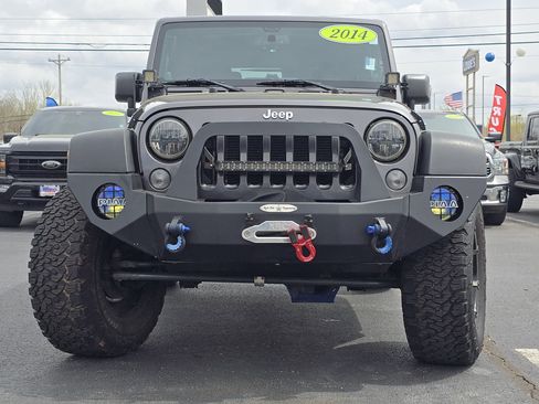 Used 2014 Jeep Wrangler Rubicon w/ Power Convenience Group image 8