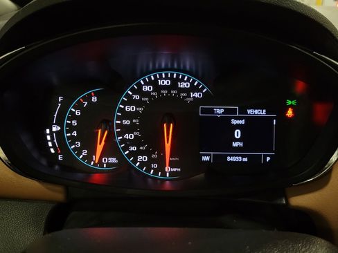 Used 2020 Chevrolet Trax LT w/ LT Convenience Package FWD image 23