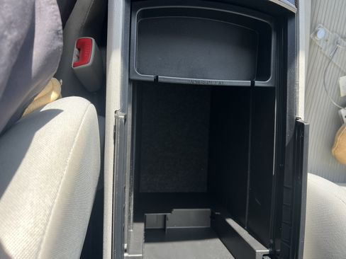 Used 2012 Toyota Venza LE image 24