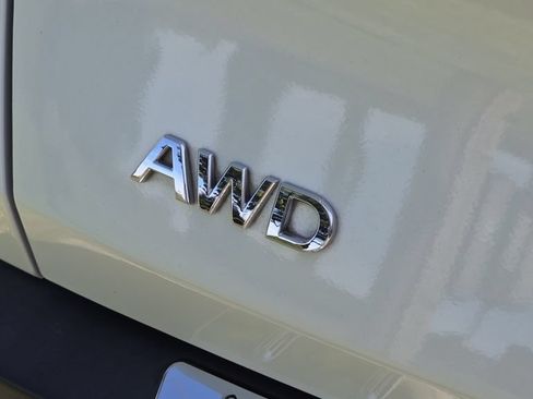 Used 2023 INFINITI QX60 Luxe w/ Vision Package AWD/4WD image 24
