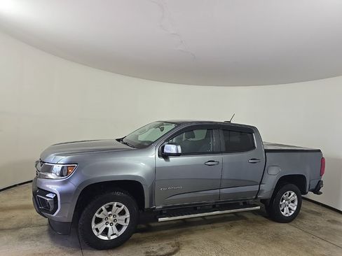 Used 2022 Chevrolet Colorado LT w/ LT Convenience Package image 2