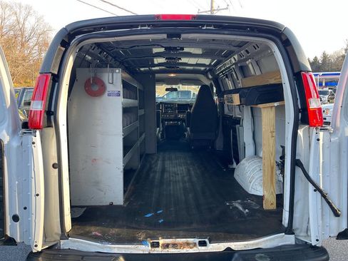 Used 2019 GMC Savana 2500 w/ Enhanced Convenience Package image 19