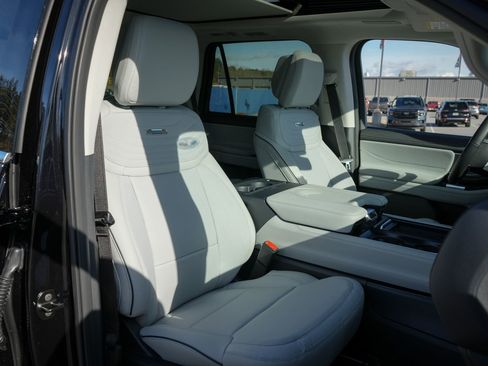 New 2026 Ford Expedition Platinum w/ Platinum Ultimate Package image 38