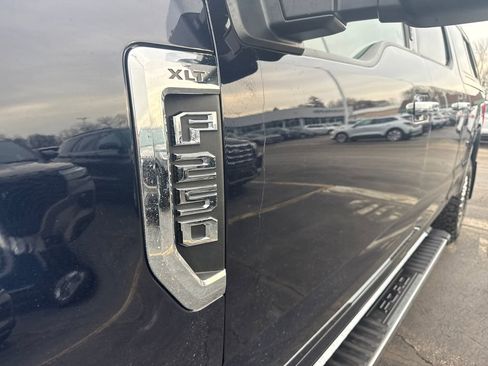 Used 2021 Ford F250 XLT w/ XLT Premium Package image 16