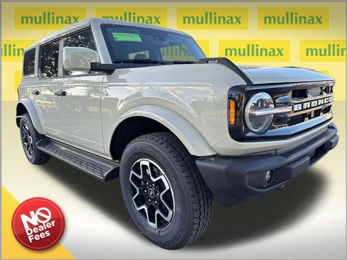 New 2026 Ford Bronco Outer Banks AWD/4WD image 1