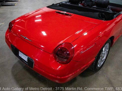 Used 2004 Ford Thunderbird Deluxe image 16