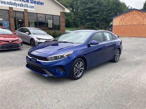 Used 2022 Kia Forte LXS w/ LXS Technology Package FWD image 1
