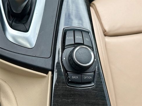Used 2017 BMW 330i Sedan image 18