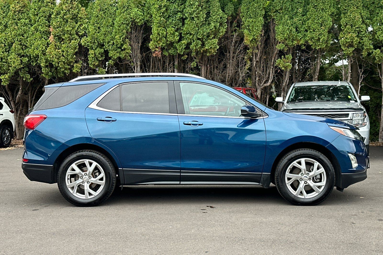 Used 2020 Chevrolet Equinox LT FWD image 3