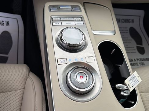 Used 2025 Genesis GV70 2.5T w/ Select Package image 27