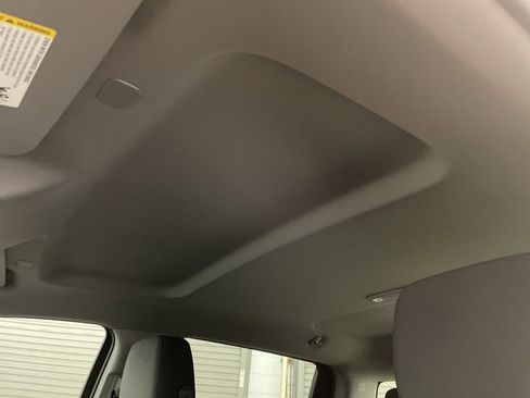 Used 2026 Chevrolet Silverado 2500 Custom image 17