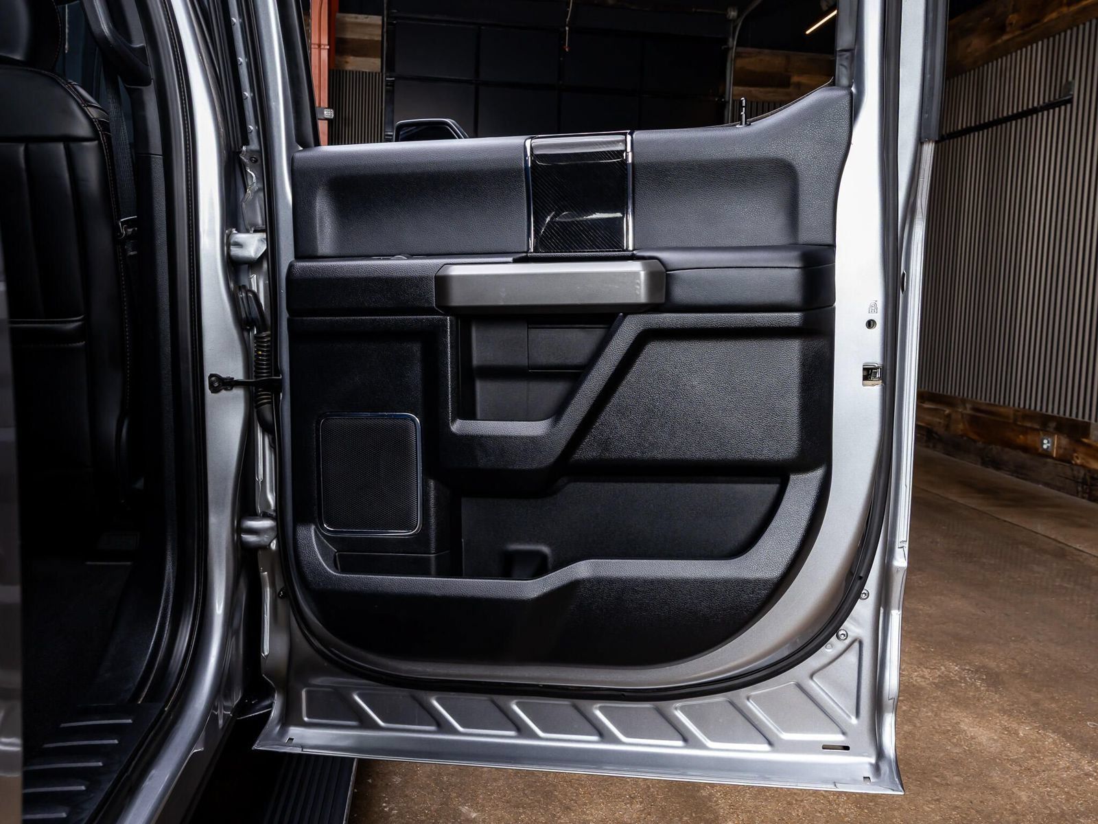 Used 2021 Ford F350 Platinum AWD/4WD image 38