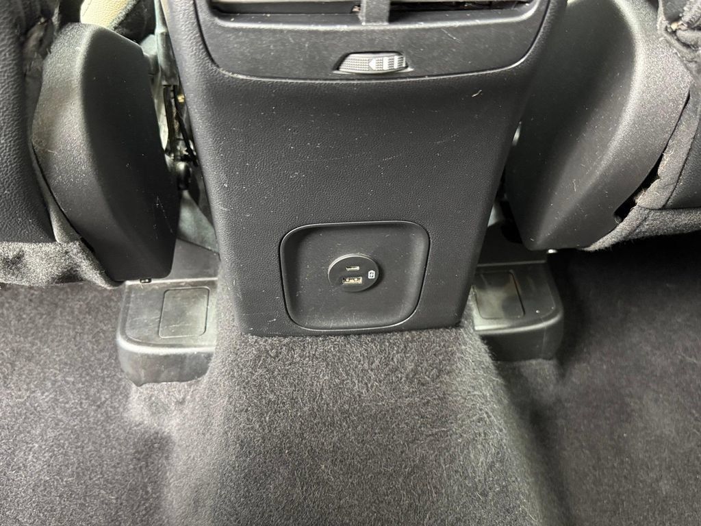 Certified 2022 Ford Escape SEL w/ Technology Package AWD/4WD image 10