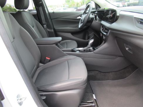 Used 2024 Buick Encore GX Preferred FWD image 10