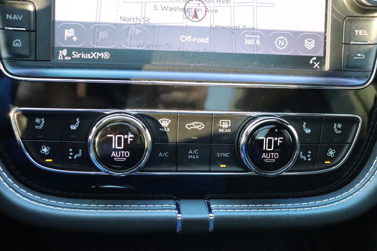 Used 2018 Bentley Bentayga AWD/4WD image 48