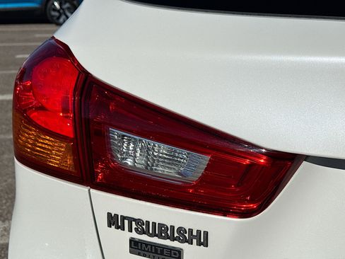 Used 2017 Mitsubishi Outlander Sport LE image 10