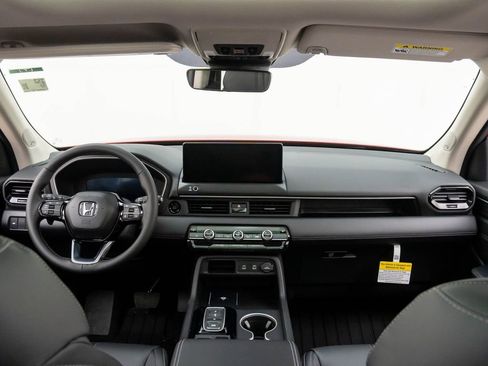 New 2026 Honda Pilot Touring image 10