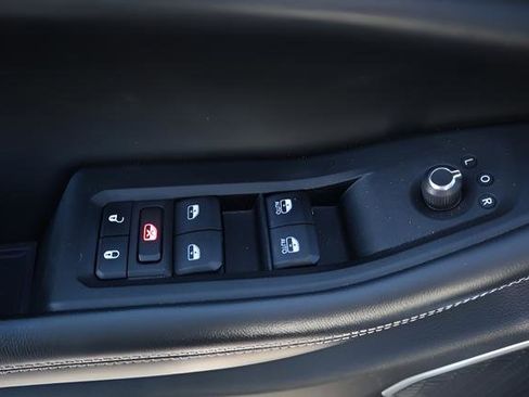 Used 2022 Jeep Grand Cherokee Limited 4xe image 13