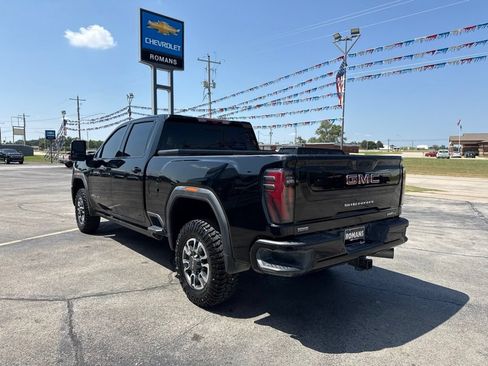 Used 2024 GMC Sierra 2500 AT4 w/ AT4 Premium Plus Package AWD/4WD image 9