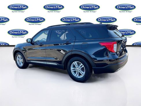 Used 2023 Ford Explorer XLT w/ Equipment Group 202A RWD image 5