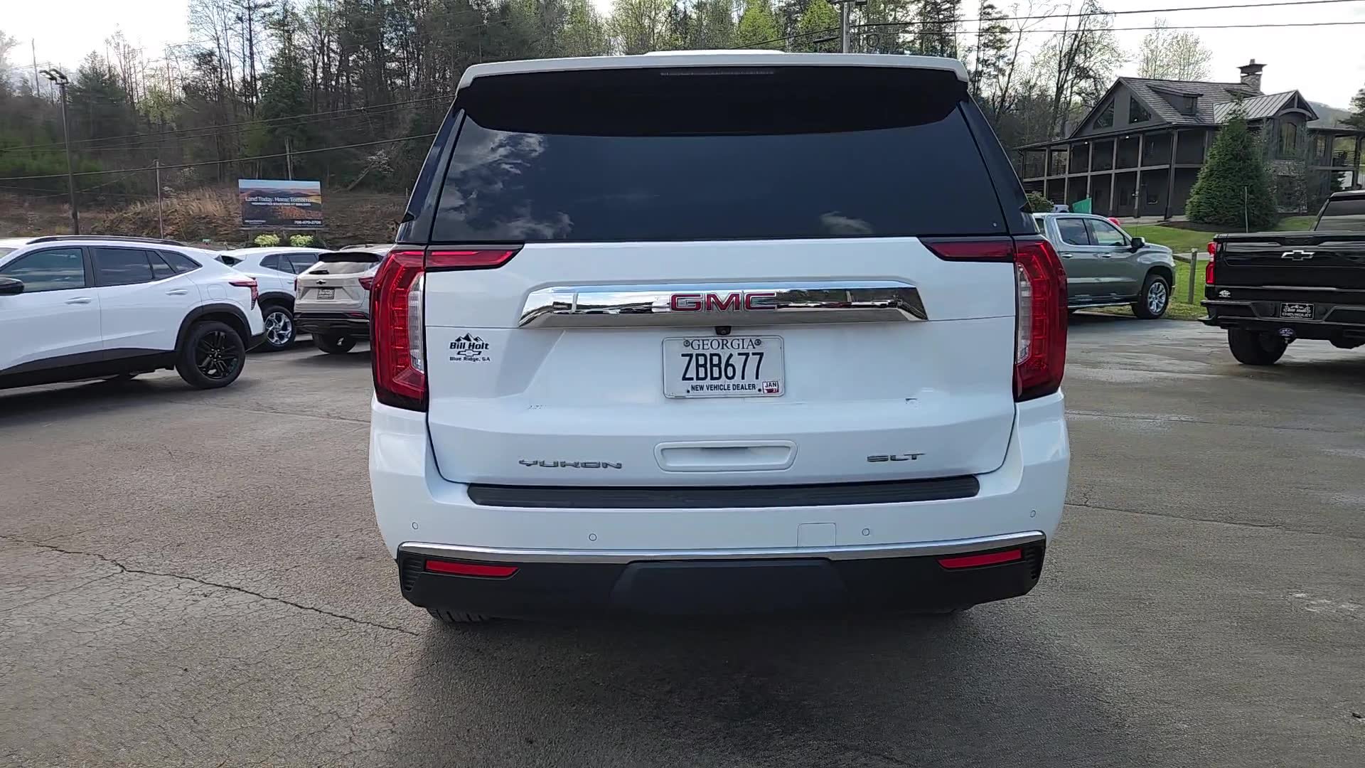 Used 2024 GMC Yukon SLT AWD/4WD image 9