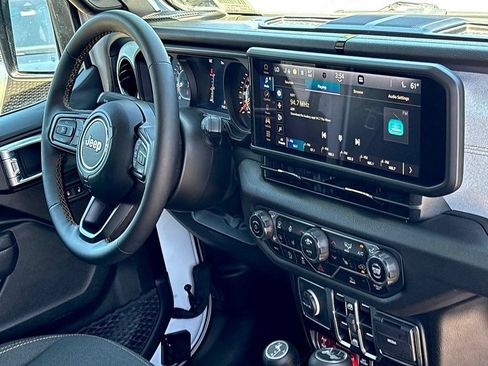 Used 2024 Jeep Wrangler Unlimited Sport AWD/4WD image 27