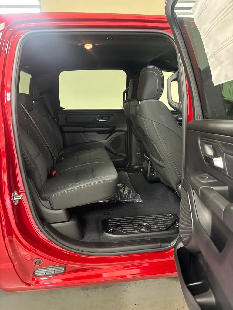 New 2026 RAM 1500 Express AWD/4WD image 27