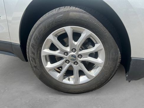 Used 2020 Chevrolet Equinox LS w/ LS Convenience Package FWD image 10