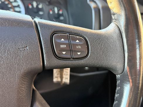 Used 2005 HUMMER H2 SUT w/ Preferred Equipment Group AWD/4WD image 36