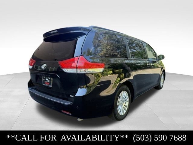 Used 2014 Toyota Sienna XLE FWD image 5