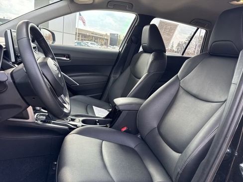 Used 2025 Toyota Corolla Cross XLE image 25