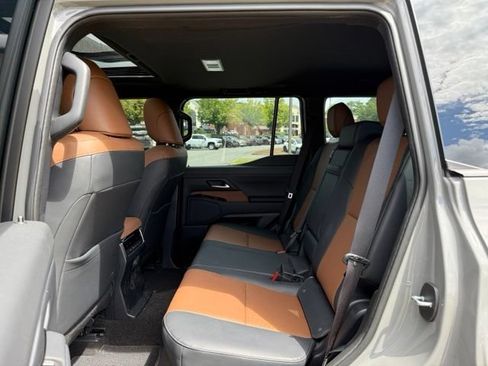 Used 2026 Lexus GX 550 w/ Cold Area Package AWD/4WD image 27